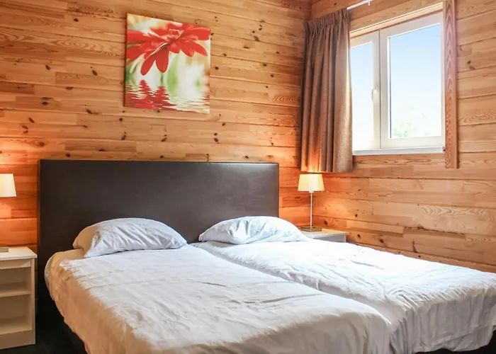 Dom wakacyjny Lovely In With House Sea View Heel